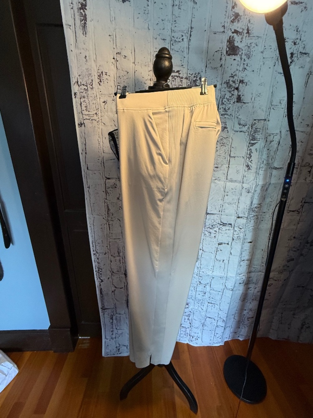 *NWOT* Athleta Brooklyn Mid-rise Ankle Pant. Size 10/T. Color Abalone. - Picture 2 of 12